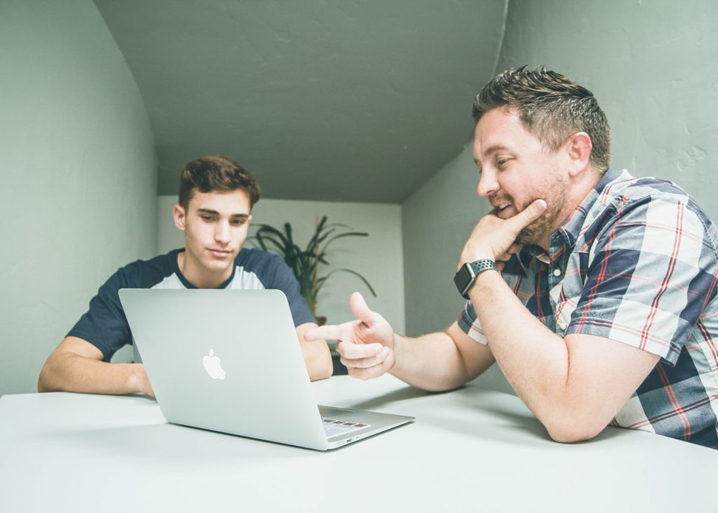 Discussing Costs With Your College-Bound Teen